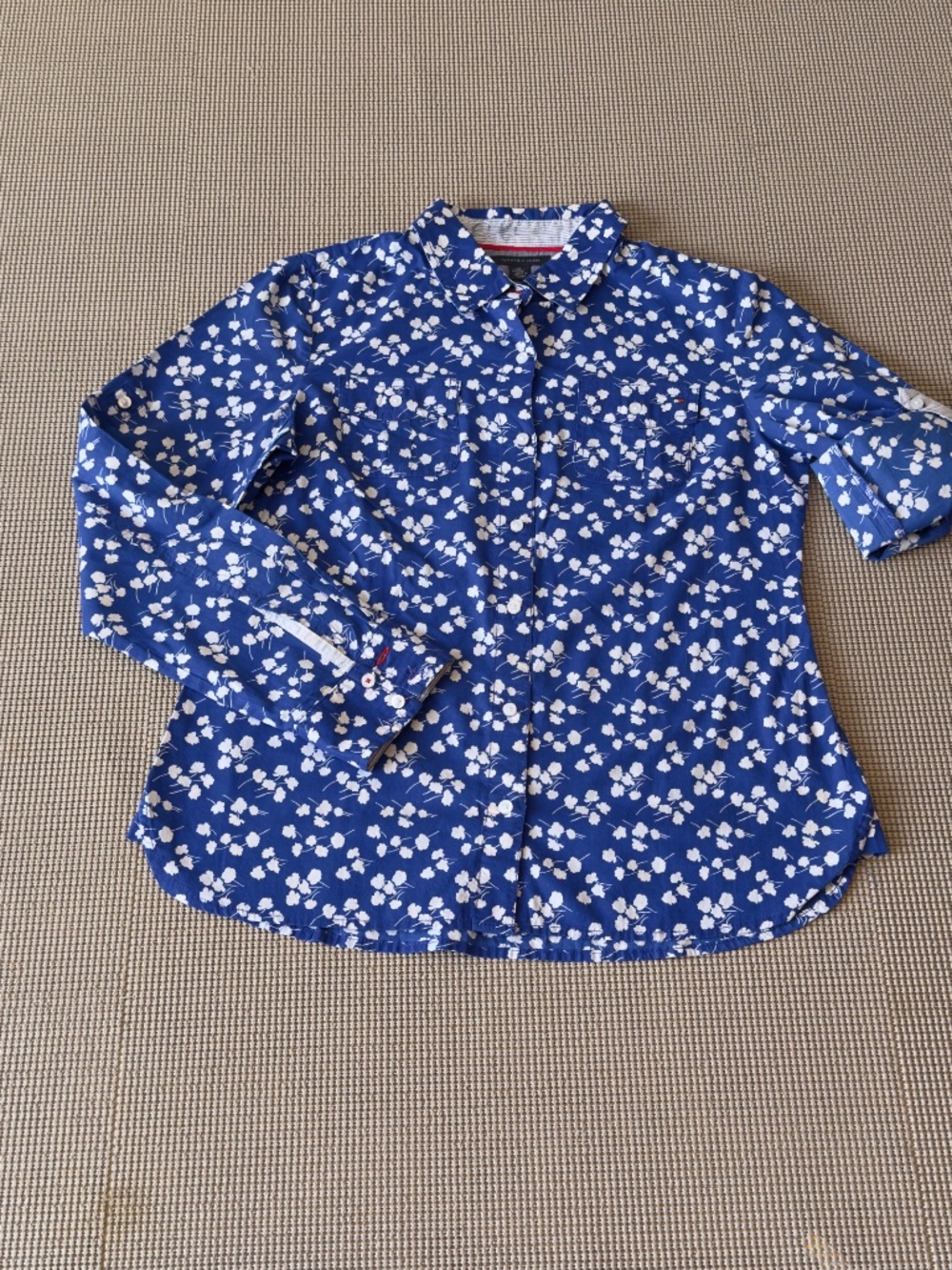 TOMMY HILFINGER long or 3/4 sleeve button down size medium